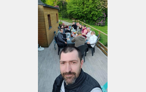 Apéro dinatoire sur la terrasse de notre gite avec les Archers de Marchaux et de Tavaux