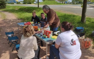 Piquenique sur le bord de route